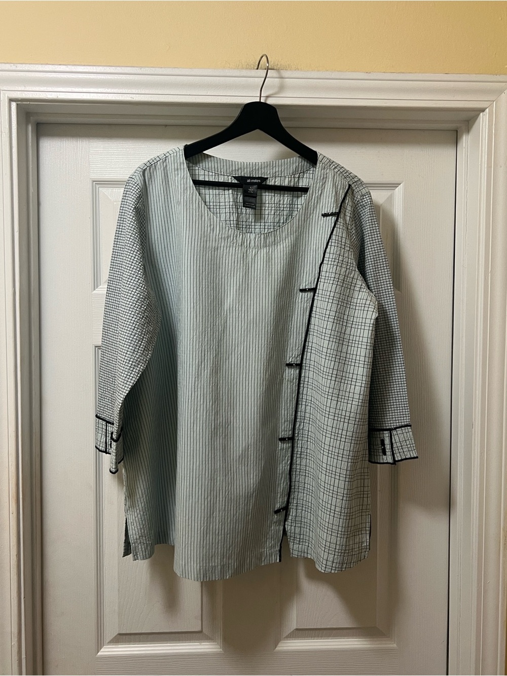 Ali Miles Light Green and Black Trim Mixed-Pattern Tunic